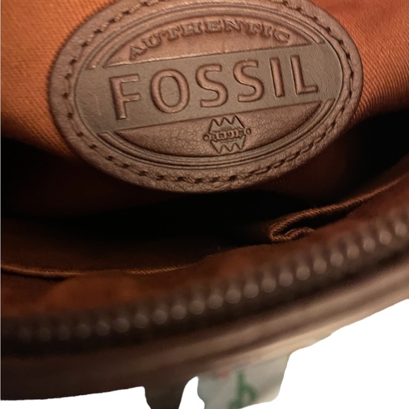 Fossil Alligator skin brown crossbody 10” x 9” - Picture 6 of 10